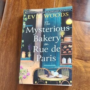 Mysterious Bakery on Rue de Paris by Evie Woods (2025, Uk-B Format Paperback)